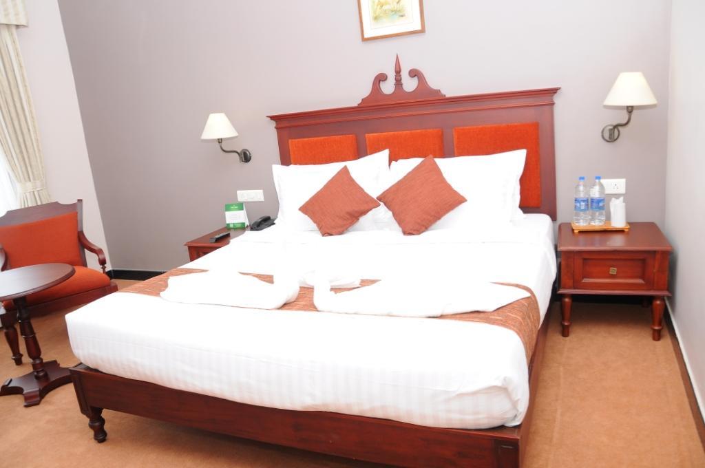 Vijayapark Hotel Kaduturutti Экстерьер фото